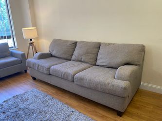 Light Gray 3-Seat Sofa – Comfortable & Spacious