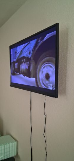 32 inch T.V  I have  2  of them   40  all  2