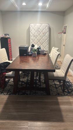 dinning table with chairs