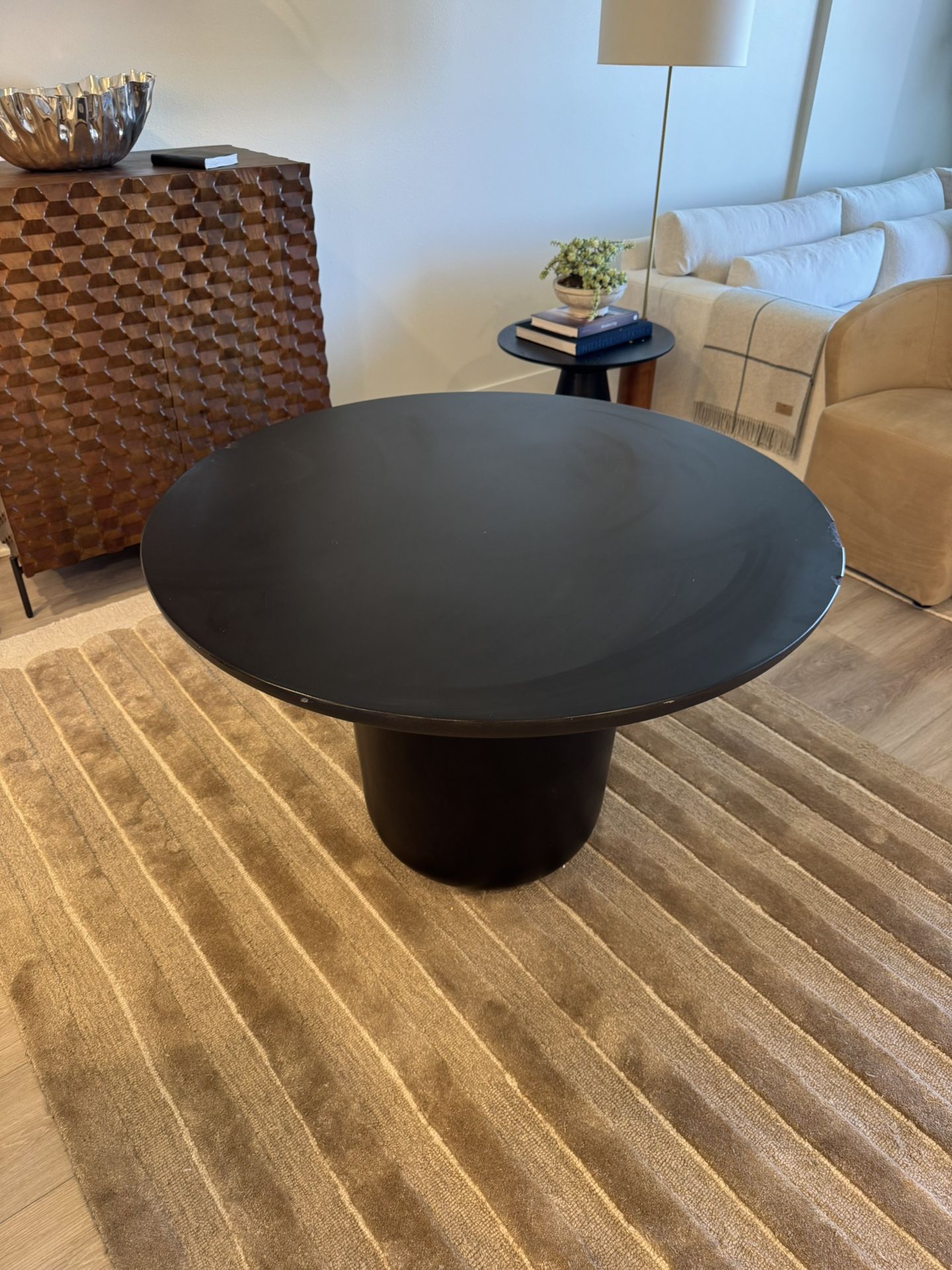Lola 45" Round Black Concrete Dining Table