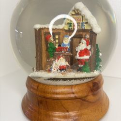 Lighted musical snow glow new in box