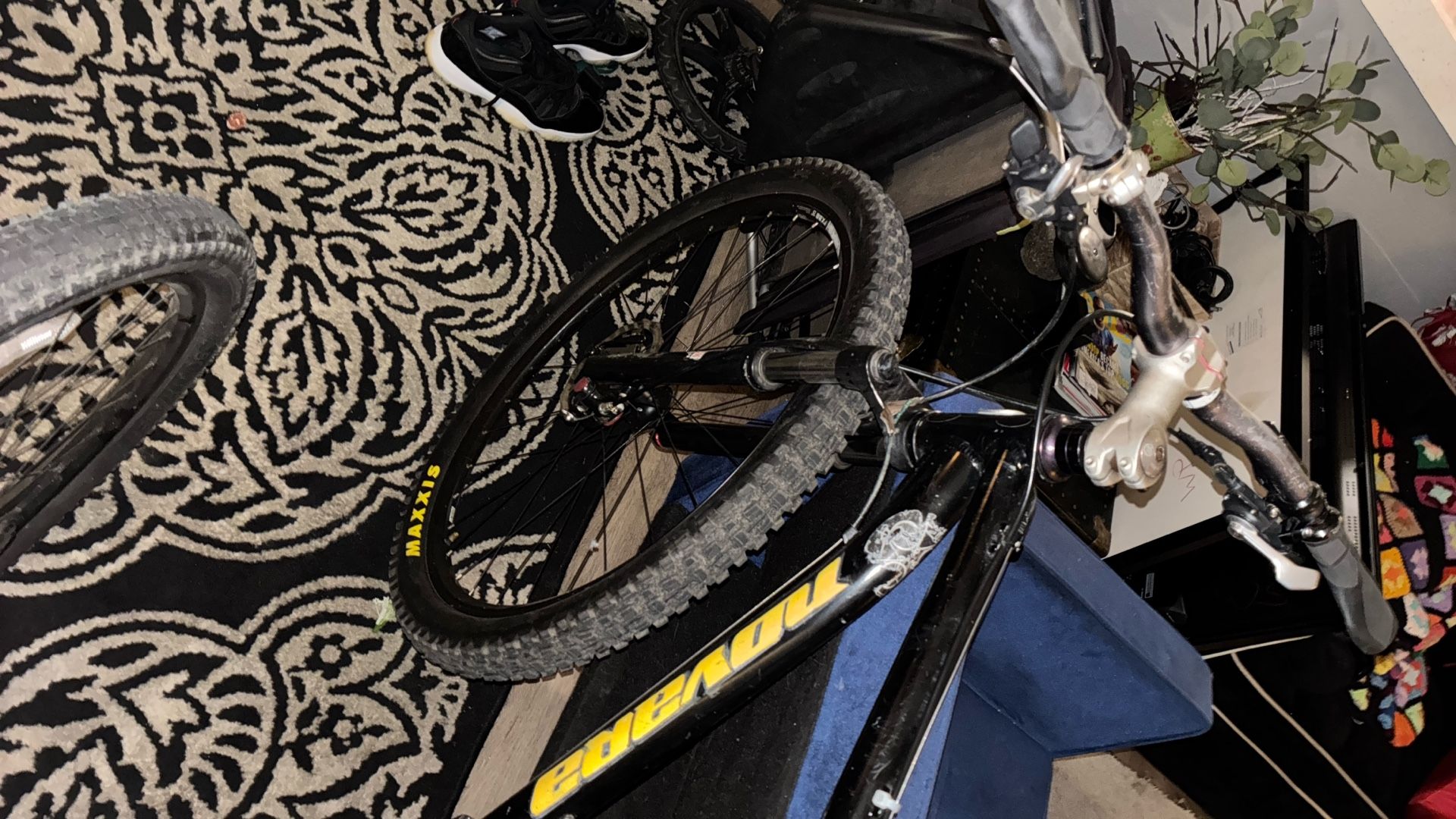 Navra Ponderosa 29 Diamond Back Giant