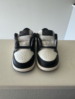 Jordan 1 low mochas Toddler shoes size 5C