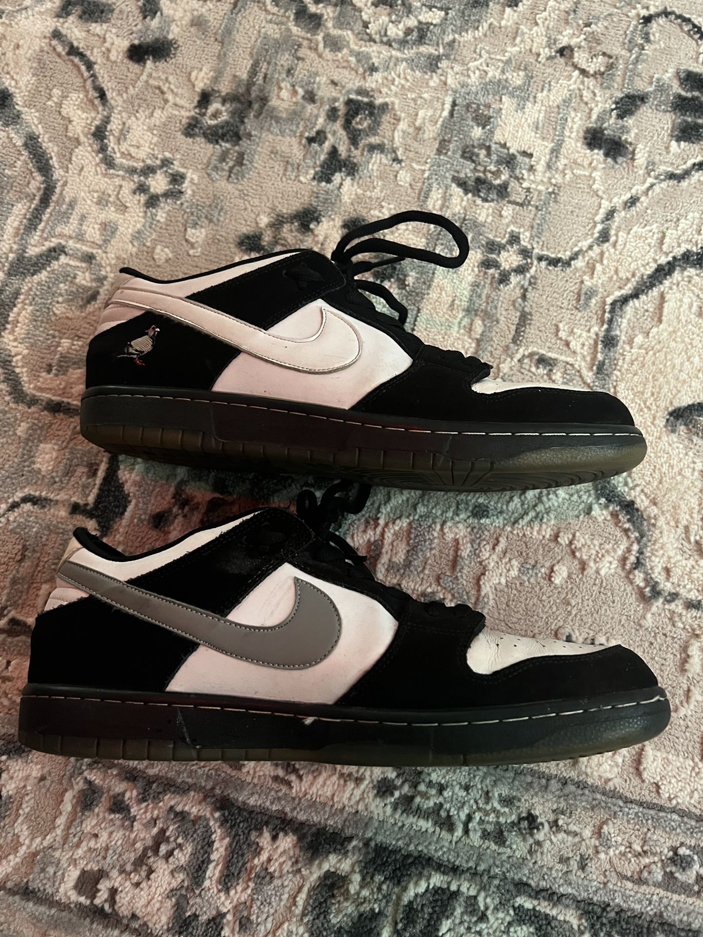 Nike SB Dunk Low 'Staple Panda Pigeon'