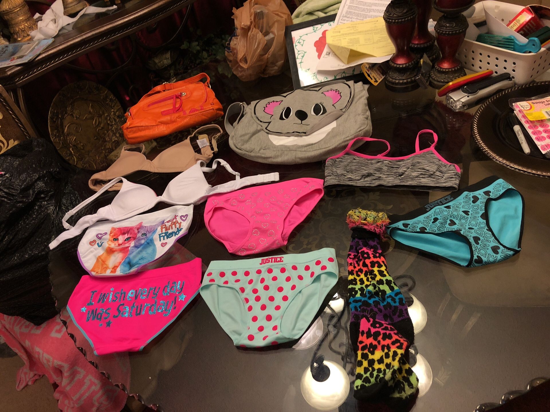 UNDER CLOTHES 8/10 JUSTICE