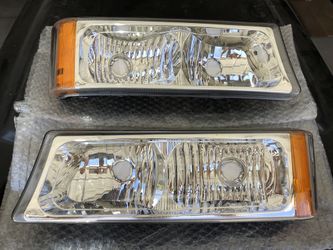 03-06 NEW CHEVY MARKER LIGHTS