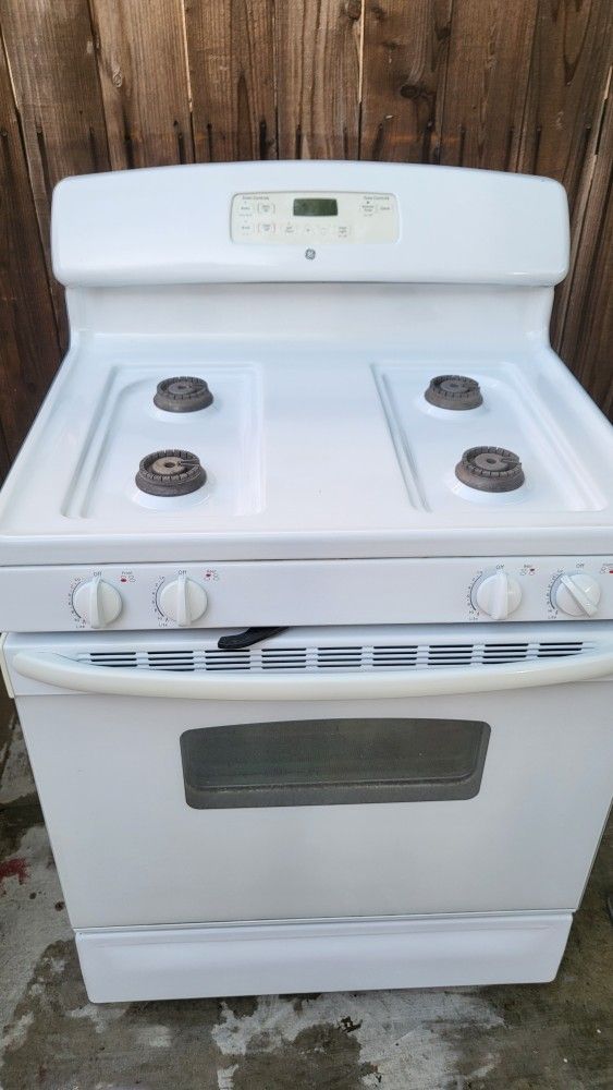 GE Gas Stove
