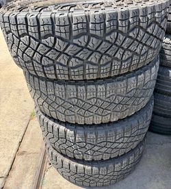275 65 18 vendo un set de llantas usadas en excelente condición marca GOODYEAR