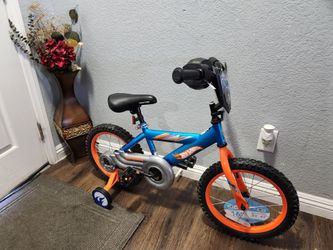 Hot Wheels Bike Kids 16 new Ready to ride good condition
