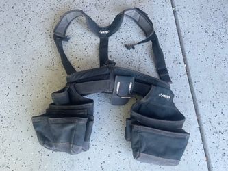 Husky 16-Pocket Black Carpenter's Tool Belt with Suspenders