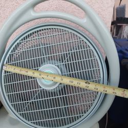SUNPENTOWN 14" GOOD QUALITY 3 SPEED FAN IN EXCELLENT CONDITION 