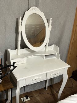 Modern Princess-Style White Vanity"