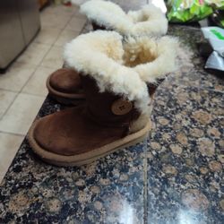 UGGs Boots Size 7 Toddler Size 