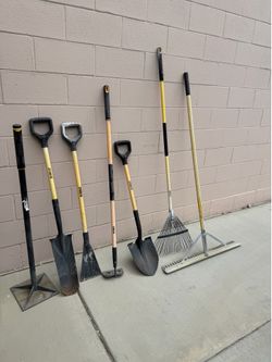 Selling tons of Dewalt tools. Barely used.