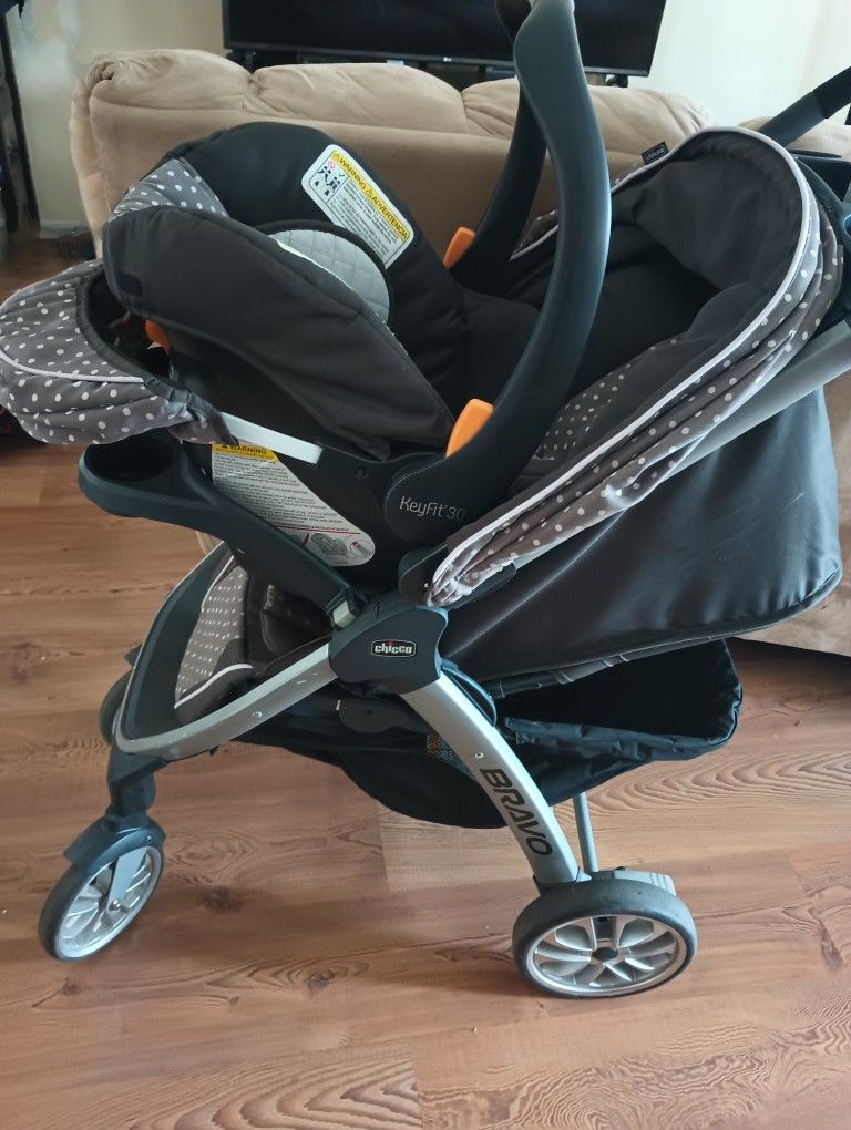 Chicco Bravo Trio Travel System Stroller and Car Seat