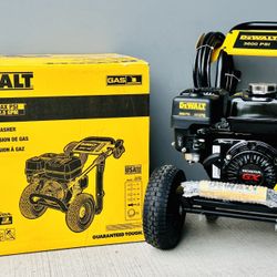 Brand new Dewalt 3600 PSI 2.5 GPM Gas Cold Water Professional Pressure Washer with HONDA GX200 Engine