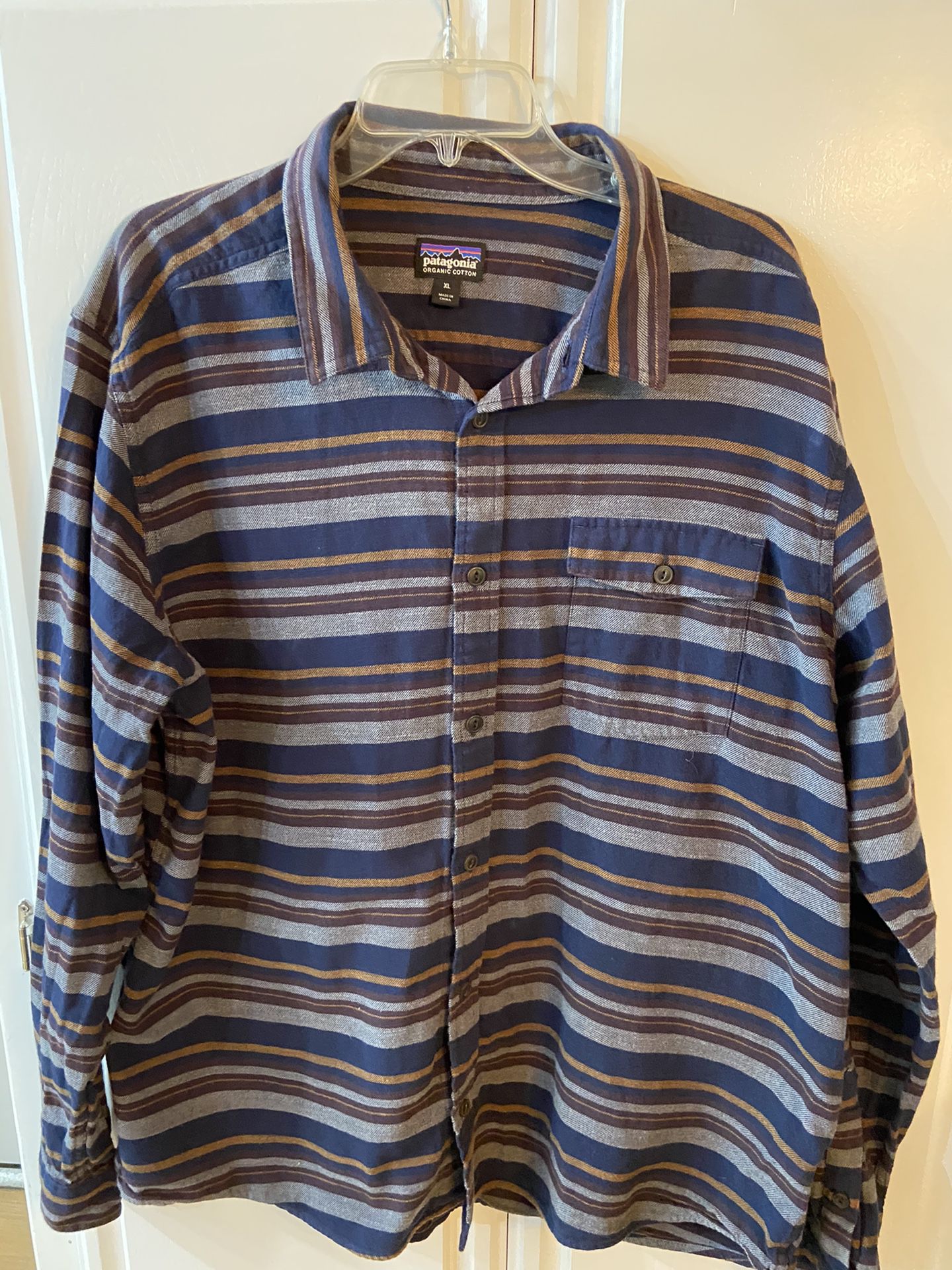 Patagonia long sleeve men’s shirt size XL excellent condition