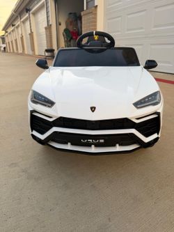 Licensed Lamborghini Urus 12V Ride On Car – New Battery – Works Great