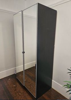 closet dresser