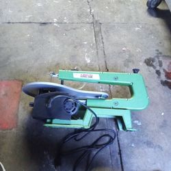 16 Variable Speed Scroll Saw