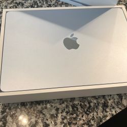 MacBook Air 13 Not Taking Anything Less Then 700