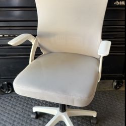 Ergonomic Breathable Mesh Chair