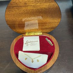 Vintage Reuge Music Jewelry Box Heart Shape “ Feelings” Swiss