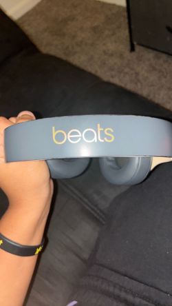 Beats Studio3 wireless , color shadow gray or matte black