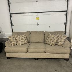 Couch, Free delivery 