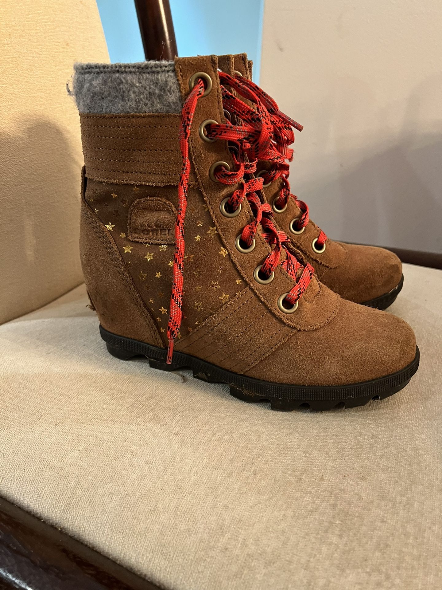Sorel Girls boots size 3