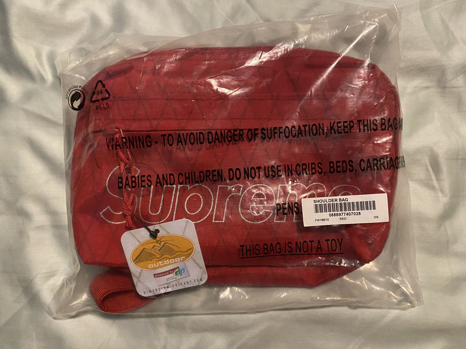 Supreme FW18B10 Shoulder Bag Red