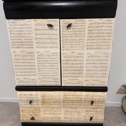 Music Dresser