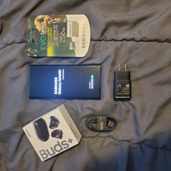 Samsung Galaxy Note 10 + Bundle 512gb (unlocked), 256 Gb Sd, Buds Plus $700