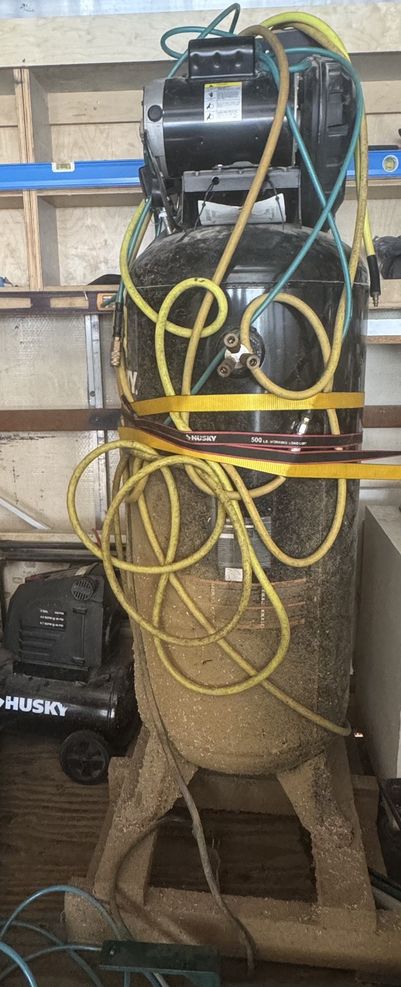 Electric Air Compressor Husky 60 Gallons