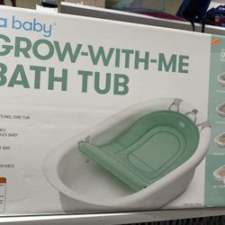 New Frida Baby Grow with Me Bath Tub