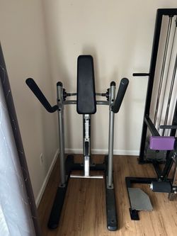 Precor Vertical Knee Raise Captain's Chair