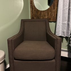 Olive green / brown chair. Never used