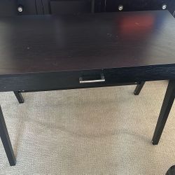 Black Desk