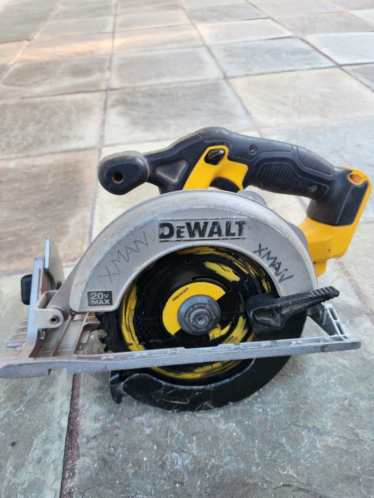 Dewalt Circular Saw 6 1/2 Tool Only