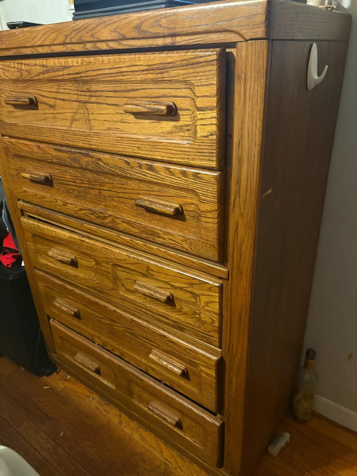 Bedroom Furniture Good Conditions
