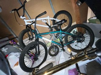 Elite bmx white and 24” purple smash throne