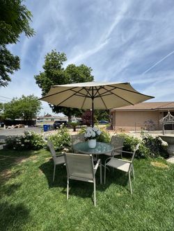 Really nice patio set 7 inches mpiece set 200$$ FREE DELIVERY