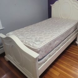 3 Piece Bedroom Set $600