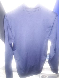 Long sleeve shirt. (M)