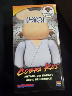 Cobra KAI 400% BEARBRICK