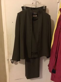 Pant suit