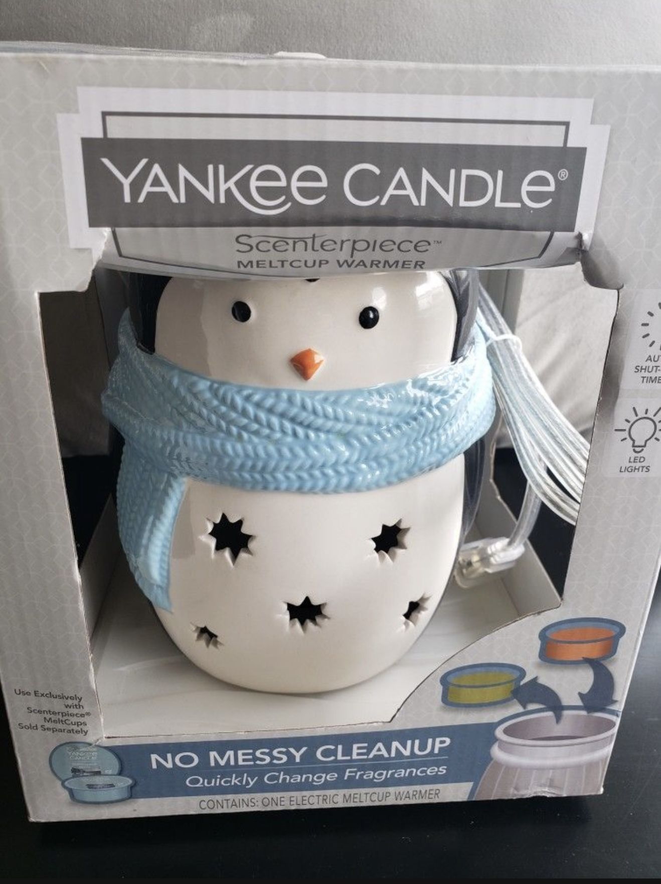 New yankee candle Snowman scenterpiece easy meltcup warmer