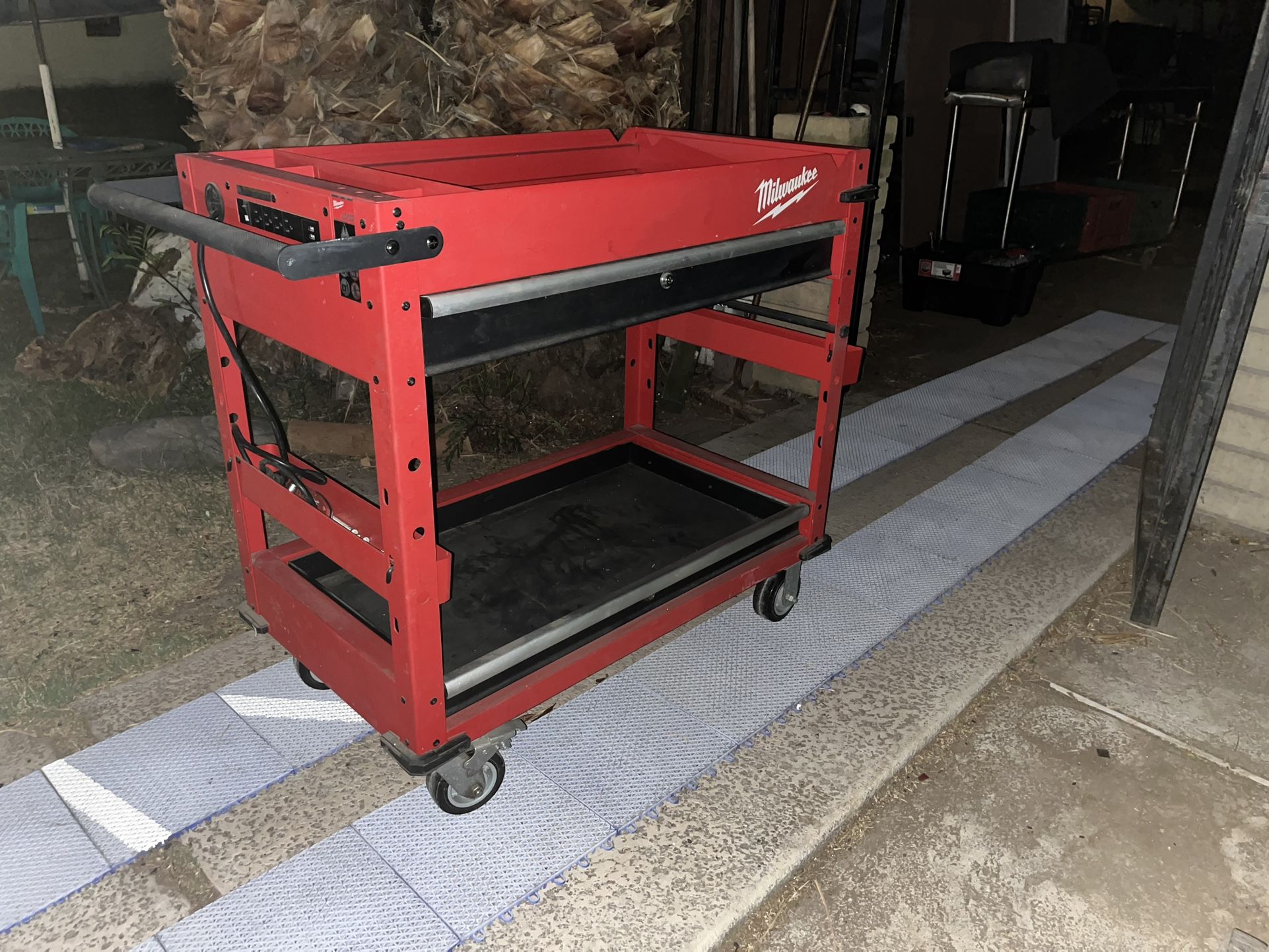 Milwaukee 40 inch steel cart
