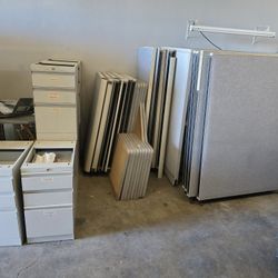 Spacious & Versatile Cubicles - Boost Productivity & Privacy