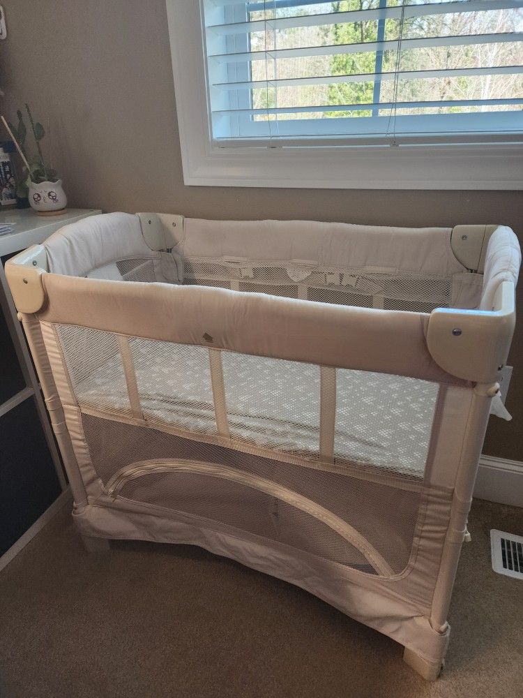 Arm's Reach Co Sleeper Baby Bassinet – Convenient and Cozy!**